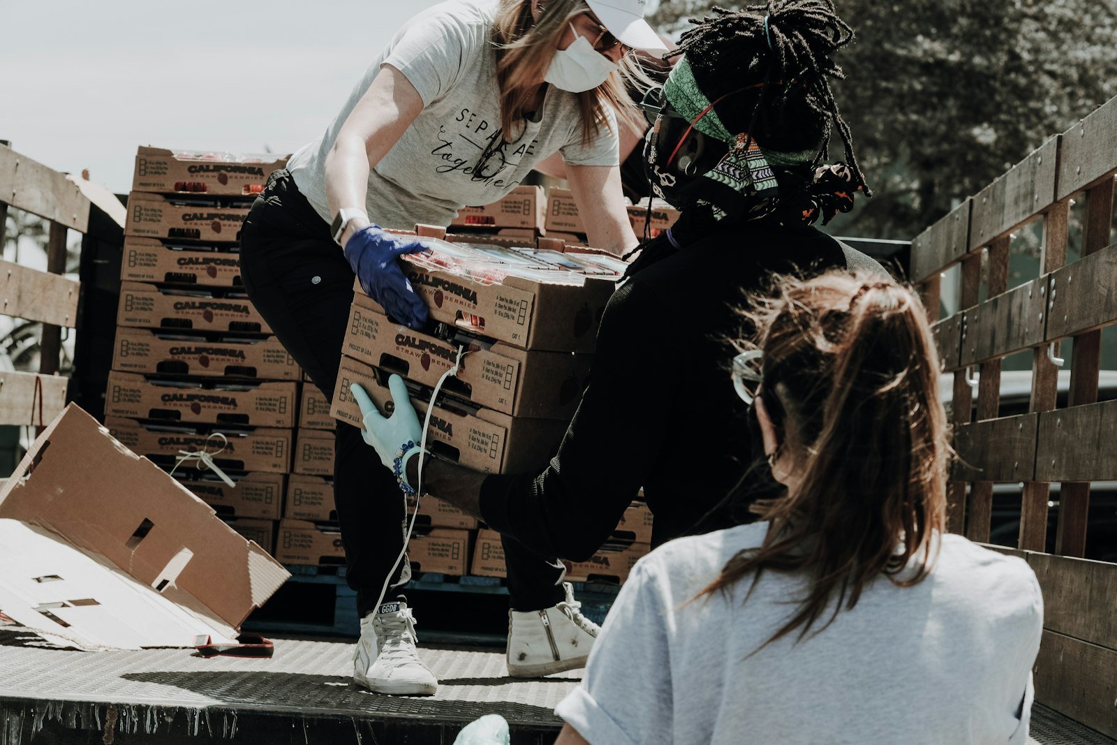Community volunteers serving together, technology should reach every corner of the community